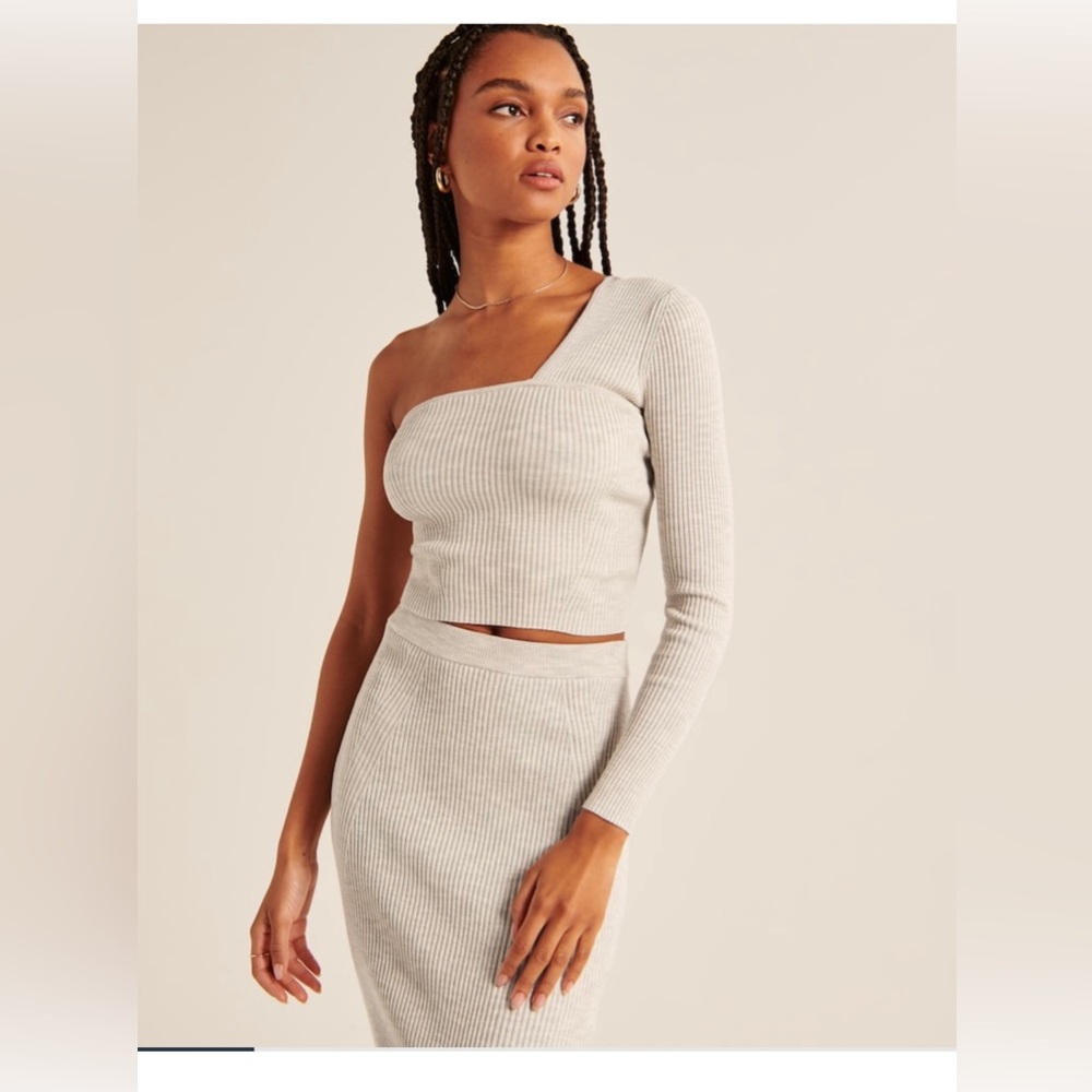 *BLACK* Knit Abercrombie Asymmetrical One Shoulder Top